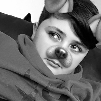 I love YouTube fav youtuber is the music vloger and romanatwood go subscribe to the music vloger I'm from Ireland I'm in 6th grade my bffs are cp ak dh cw ac