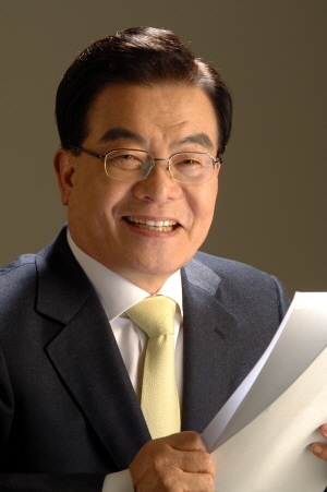 제주특별자치도지사를 지낸 우근민입니다.
세계가 찾는 제주,  세계로 가는 제주,
도민이 행복한 국제자유도시를 열심히 뛰었습니다. 감사합니다.