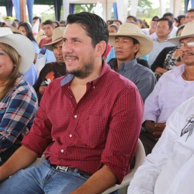 Ecuatoriano. Guayaquileño. Socio BSC. Concejal (S) de Guayaquil.