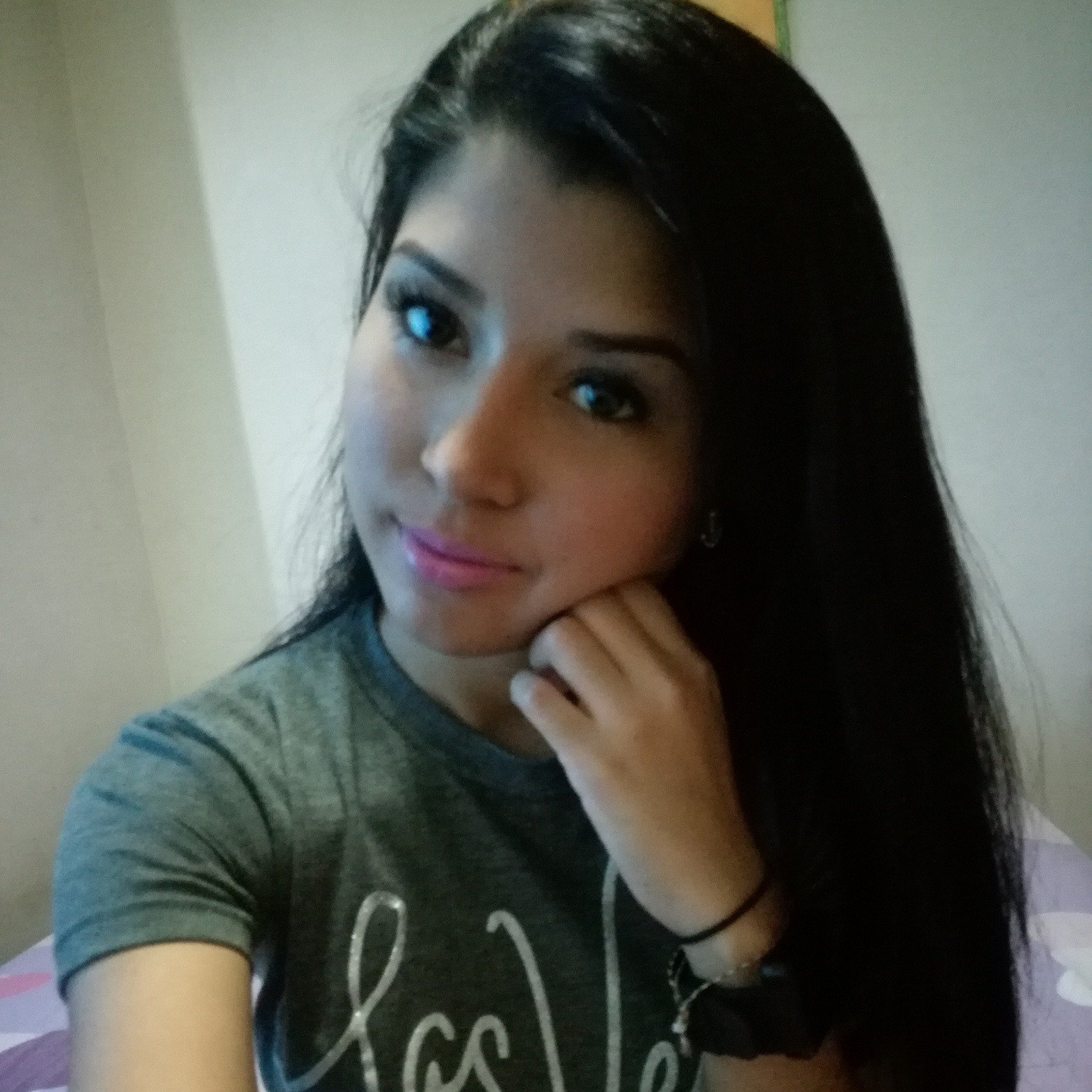 yenibella's profile picture. 