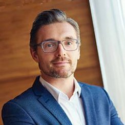 Real estate crowdfunding professional, investment adviser, philatropist, devoted husband and father