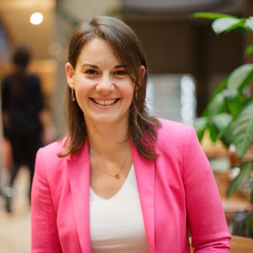 Révélatrice de potentiels . Coach & formatrice en stratégie de réussite. Révèle ton potentiel et passe à l'action! reconversion pro. https://t.co/TolZV9pQg9