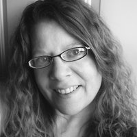 Lisa Loves Books (@dlhoffer) 's Twitter Profile