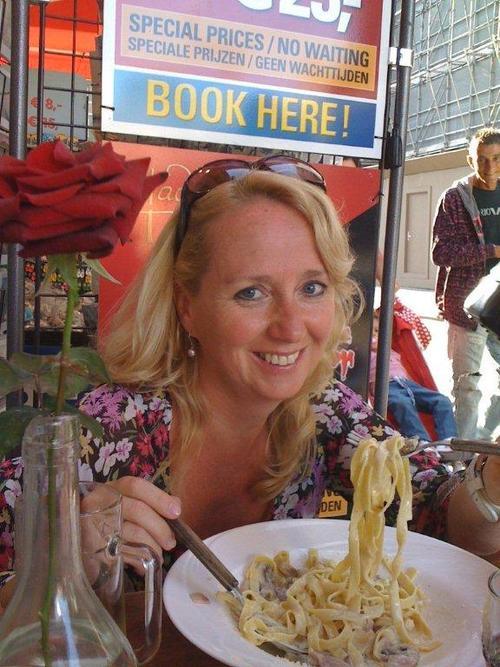 Dianamaas67's profile picture. Maas Telecombinatie: Telecom / Ondernemer / partner van Ronald / moeder van 2 zonen en 1 dochter en pup Wisky. Liefhebber van de zon ;-)