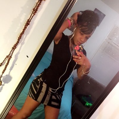 25 | working | unbothered💟