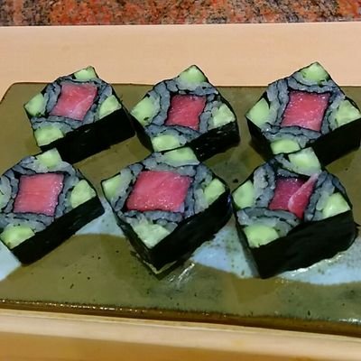 idou100's profile picture. 自称一人親方の冒険家。最近はほとんど船を出していませんが、無人島127島上陸しQRVしました。一番の楽しみは呑んで寝る事。最近は船が出せないため、宗旨替えしてSOTAをしています。また三輪バイクで放浪することもあります。わがままな性格のため、友達はいません。