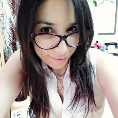 tamaradiaz's profile picture. #Diseñadora #Ilustradora #Seudoescritora. 
Le hago harto al Marketing.
Me llaman diseñadora o asistente en la oficina 🌐