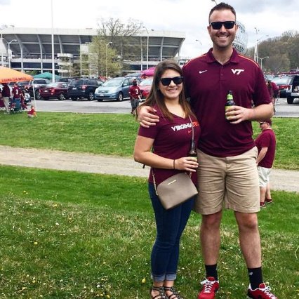 #Hokies Class of 2013, REALTOR, Nest Realty NRV! Proud #Girldad and husband.  Craft beer, traveling, history, cooking and running enthusiast.   #Titans #USMNT