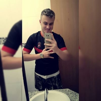 Ter a melhor chuteira não te faz o melhor jogador 👊😏💣⚽
snap: wkschwanz 😎😎😎 Larinha Amorzinho meu, minha chata 😍❤🙈