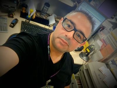 Soy una persona divertida, alegre, muy sociable, me gusta hacer cosas en grupo y que los que me rodean rían