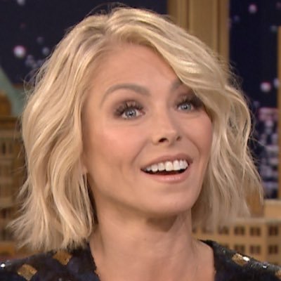 I adore Kelly Ripa and I used to pick a word a day, in ABC order, to tell about her amazingness and why we ❤️ her! Kelly and I became Twitter Friends on 7/7/11!