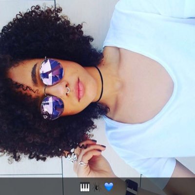 Aey_aljufairi26's profile picture. ‏اللهم اسعد قلباً لم اقصد ان احزنه يوماً🚶🏽💔