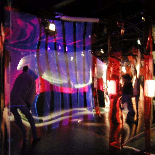 Groupe de recherche et de création artistique, explore et combine, compositions musicales hors normes, performances sonores, instruments insolites.