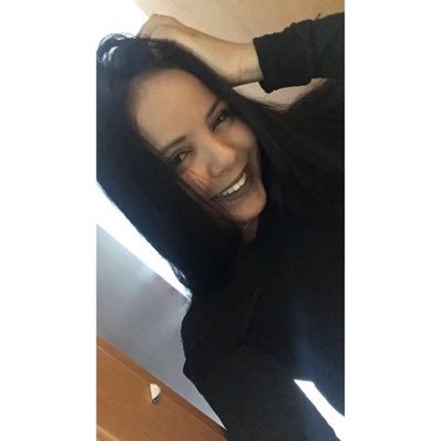 _laauraalves's profile picture. Humildade é a unica base solida de todas as virtudes. E eu amo a LAISSSSSS ❤️❤️❤️❤️