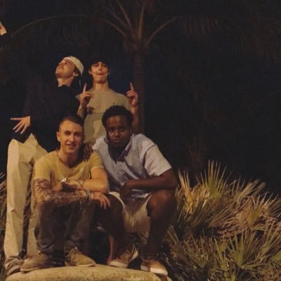 momomomentous's profile picture. Living Life| it is what it is