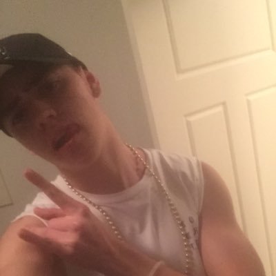 TCSl0's profile picture. 🔱10