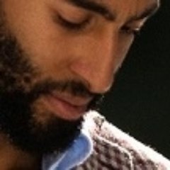 GENTLEMEN; Red Carpet Sophistication. #BeardsAndTuxedoLove Lady SuperFan; Of MENSWEAR. Highly Impressed By Bearded Styled, Gentlemen. ;)š¤µšæš¤µš»š¤µš½š¤µš¼