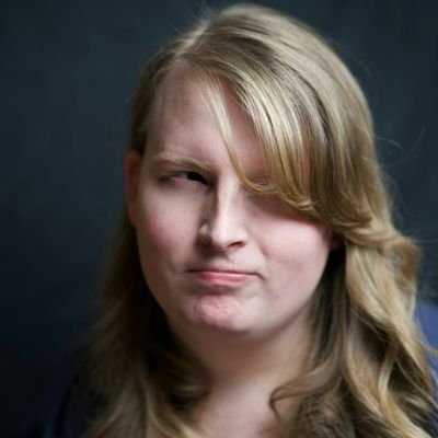 erinspencecomic's profile picture. 