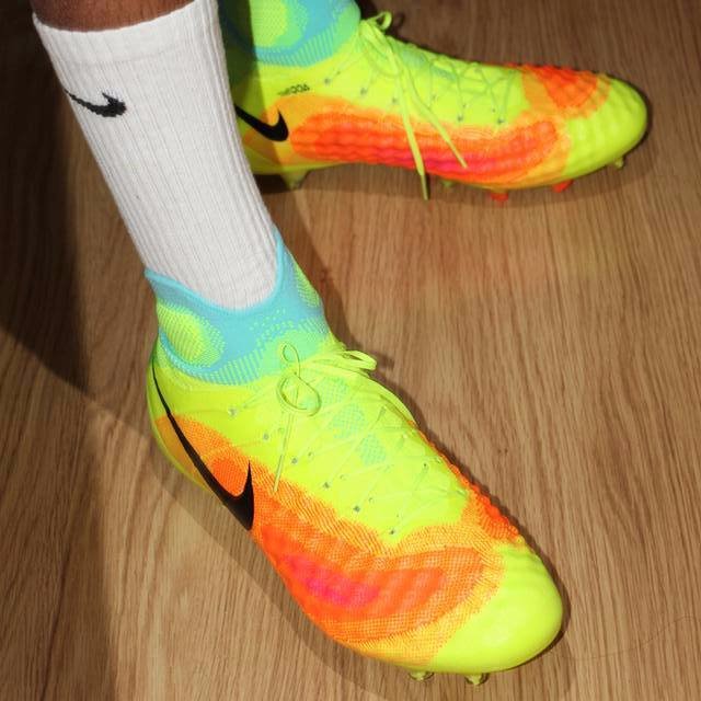 Official Footy Headlines Twitter Account. New football kits and the latest boot releases. Be the first to know them.