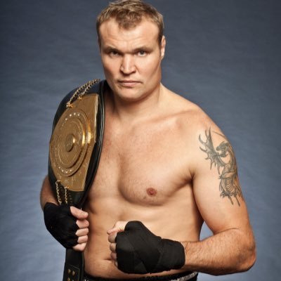 Official Semmy Schilt® account • #worldsbiggestchamp • Founder of Fit By Semmy • Gym owner - personal trainer - public speaker.