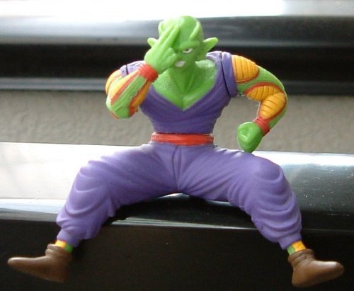 記者をやっとったけど、企画とか運営とかやって、今は広報のマネージャーをしとります。ちなみに写真は、ピッコロの魔貫光殺法でありんす。