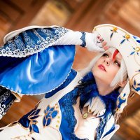 Tez de la Rouge (@brokenwondercos) 's Twitter Profile