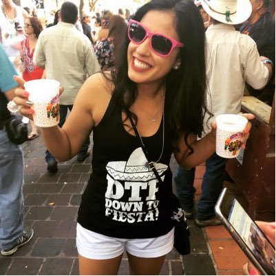 ladylu210's profile picture. 