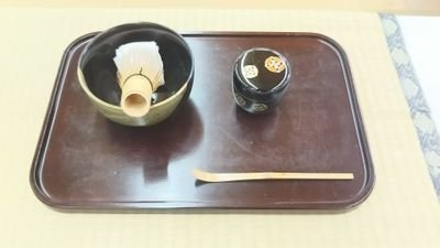 島根大学 不昧流茶道部の公式アカウントです！BOX棟2階にて活動しています！今期の活動日は火曜日・木曜日の18:00〜です（どちらか一方での参加でOKです）年中見学OKなので、お気軽にご連絡下さい🙇‍♂️連絡先〈fumai.sado@gmail.com〉