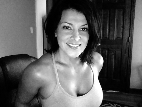 SandiQShow's profile picture. Busy Mom, wife and business owner.