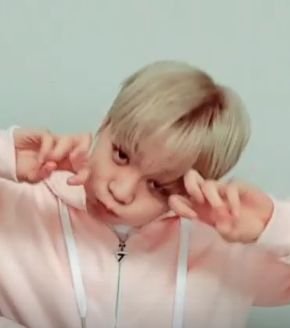 trauma got me baby •
A free follow from @boonontrxsh ^^ I know it doesn't mean much but it's the only thing that I can give 💕 Always know that you are love!