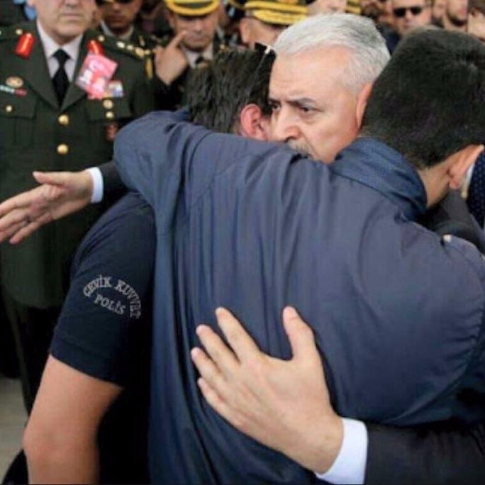 EmelFerden's profile picture. inanan genç