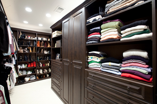 At Custom Closets Direct, our goal is to make your space more beautiful, more efficient, more functional and more valuable.