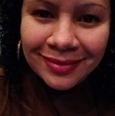 Mulher Preta,
Mãe,
Esposa,
Corinthiana,
Escorpiana legítima,
Espírita Progressista,
Anti Fascistas