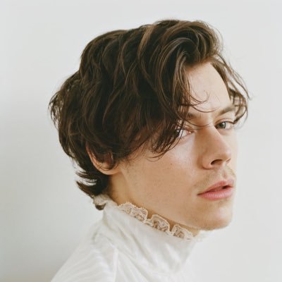 Welcome to HarryUSNews, the ultimate source for daily & reliable news on @Harry_Styles! His self-title debut album releases on May 12th. | IG: HarryUSNews