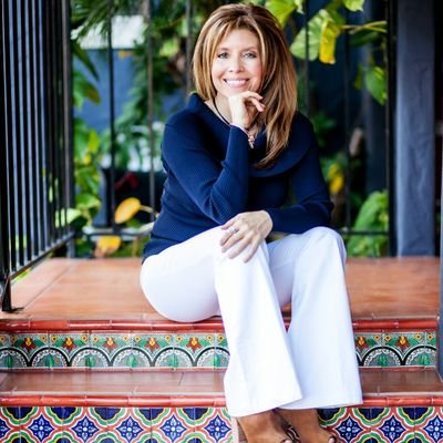 God | Family | Entreprenuer |
GrittyLifeJournals w LoraleeLiving podcast|
KW Real Estate|
STRONG Nation Fitness|
Community. Real Estate. Music. Life. Health.
