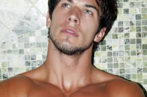 helmpene's profile picture. dedicated to all the actors working their asses off