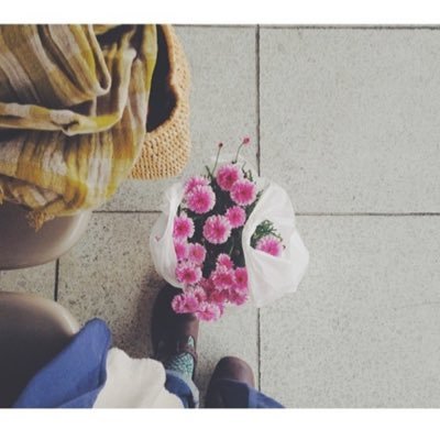 small_humming's profile picture. 