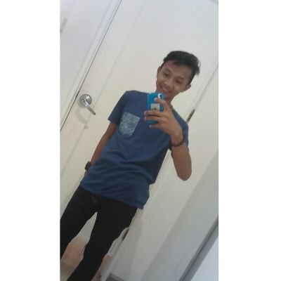 hehehe hii to all my followers.......follow me and I follow you back😂😅👦