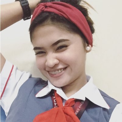 Pauweeen's profile picture. Proud mama * Est. '95 * Tourism student *