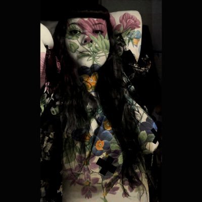 contacts : poussemousselm@gmail.com Facebook : @poussemousseLM #art #fleuriste #évènementiel #sculpture #éphèmère #écologie