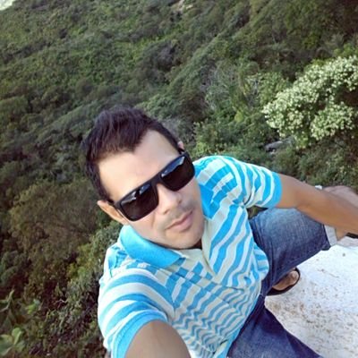 Farmacêutico, casado com Natalia e pai do Leonardo. São Paulino, mostro a cara porque sou conservador. Farias Brito-Ce.