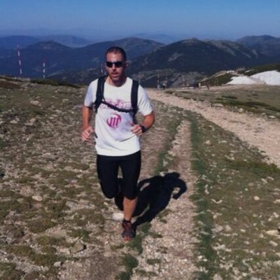 Empleado de Banca y aficionado al triatlon Instagram: @javitoak