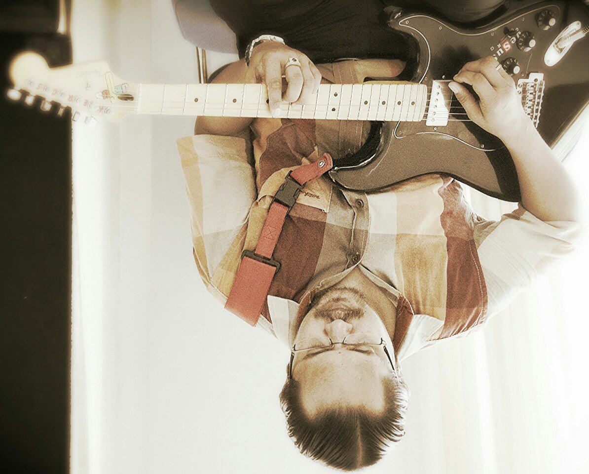 DethanVic's profile picture. Tuhan cinta Indonesia. Saya Cinta Indonesia
🇮🇩 💯% #NKRIhargaMati #Pancasila #UUD45
Penggemar #CHELSEA F.C