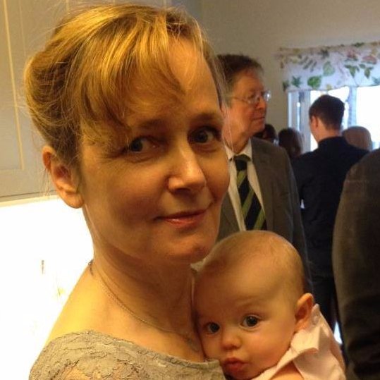 YlvaLoof's profile picture. Skådespelerska, dramatiker. Föreläser om kroppsspråk, ledarskap, konflikthantering och mat som medicin.