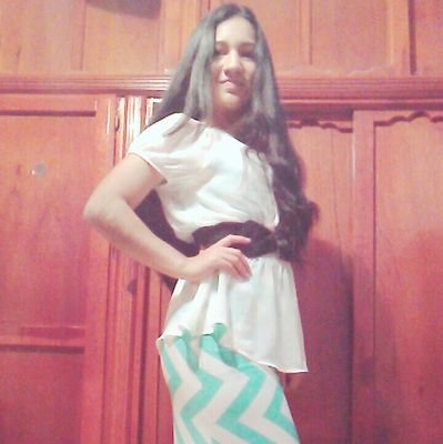 vaaleryGLZ's profile picture. #Soyluzdelmundo

































Estudiante de Lic. en Derecho