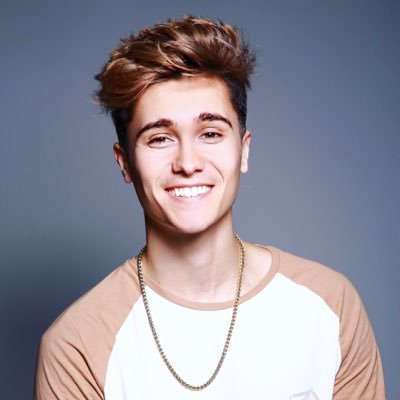 AlekseyLopez's profile picture. London based Guitarist