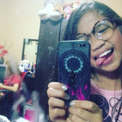 Hi guys my name is janelle insta:princessjanelleja snapchat:palemania6👻 musical.ly:princessjanelleja pls follow me guy