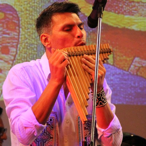 Compositor de la Nueva Música Instrumental peruana. Influenciado por Lucho Quequezana, Lito Vitale, Yanni. Preparando un concierto en Lima 2017.