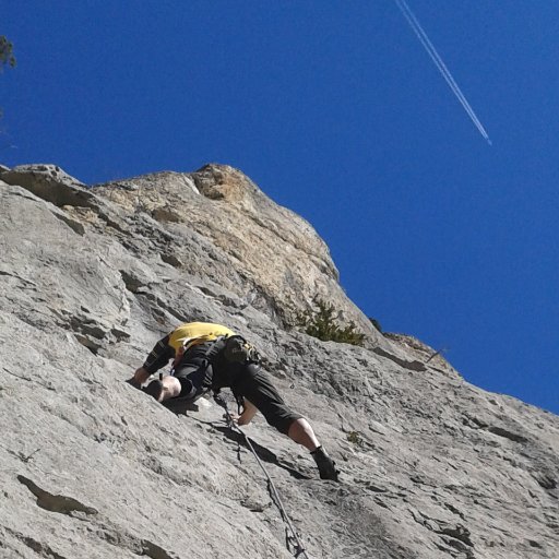 Les vignes, L'escalade, Le Mont-ventoux, la Provence, Le soleil ... l'Auvergne et l'ASM. Ne me parlez pas de biodynamie et/ou de pierre rabhi... ça m'énerve !