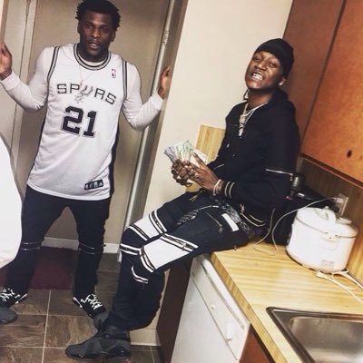 I KANT BE A EVERY NIGGA ROLE MODEL STILL TRYNA BEAT ALL ODDZ #RIPSWEETPEA #RIPSMOKEG #RIPBEASTIE #RIPJHUGHES #RIPHARTFIELD